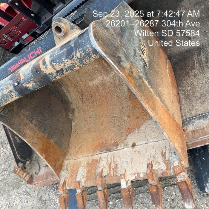 2025 TAKEUCHI 36" Bucket - Takeuchi