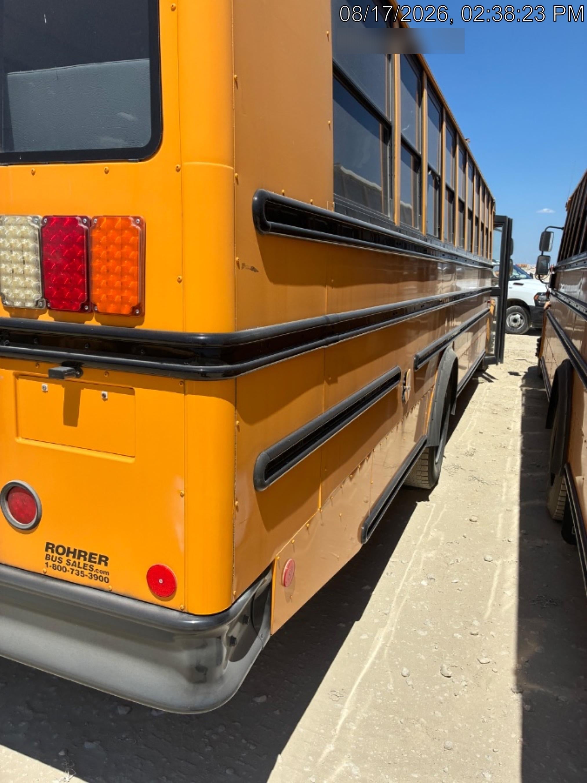 2014 FREIGHTLINER Thomas 72 Passenger Bus