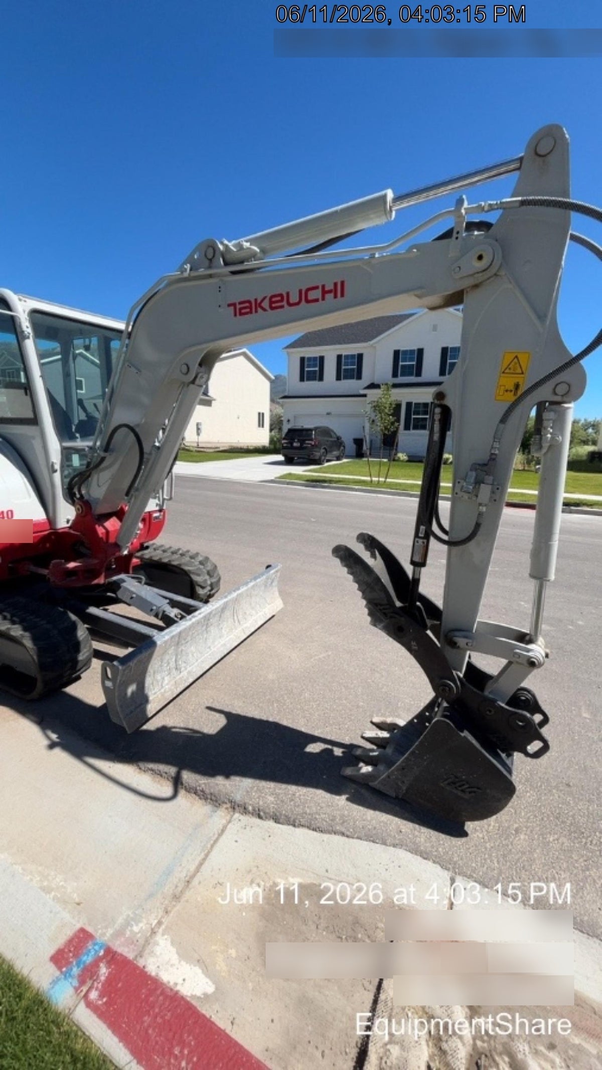 2023 TAKEUCHI TB240-CR