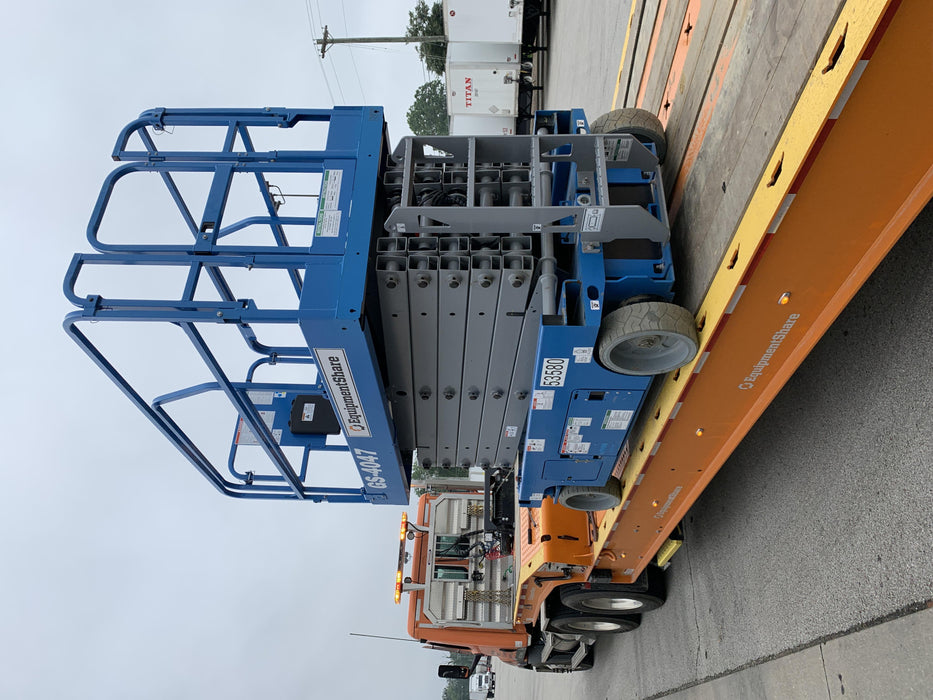 2019 Genie GS-4047 Folding rails with half height swing gate