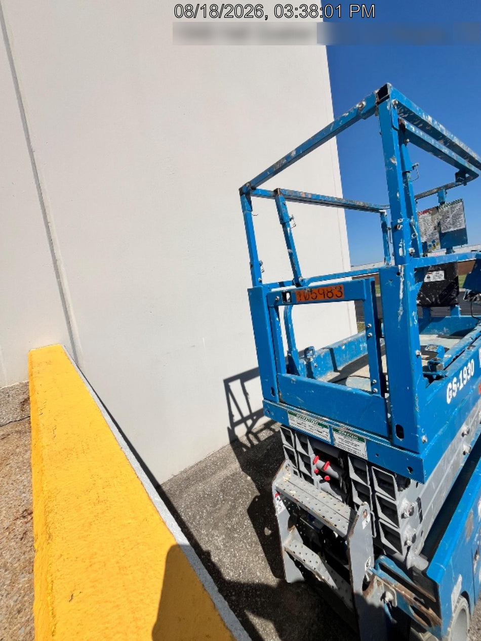 2020 Genie GS-1930 Solid Non Marking Tires, Beacon, Folding rails with half height swing gate
