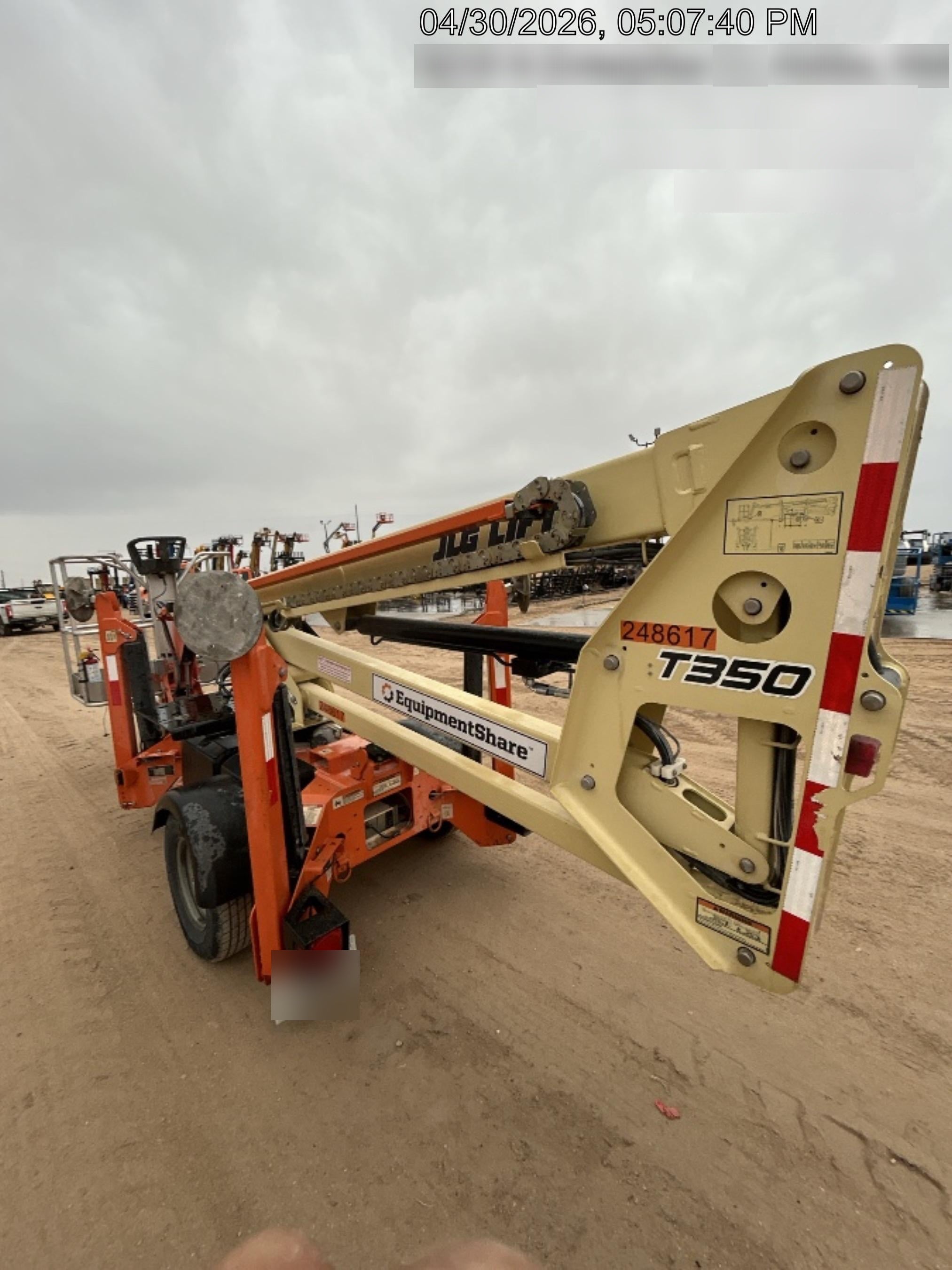 2022 JLG T350
