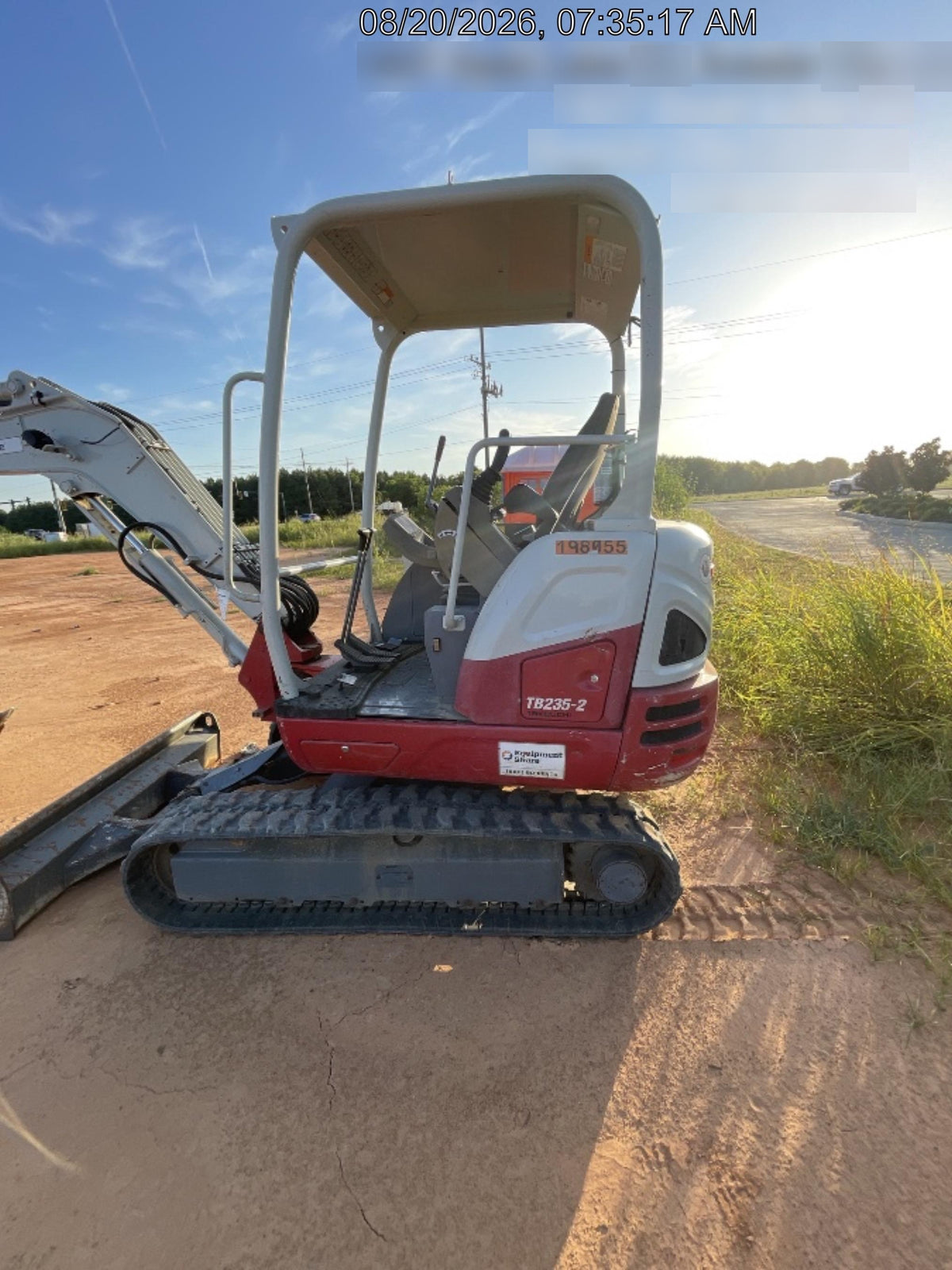 2022 TAKEUCHI TB235-2R