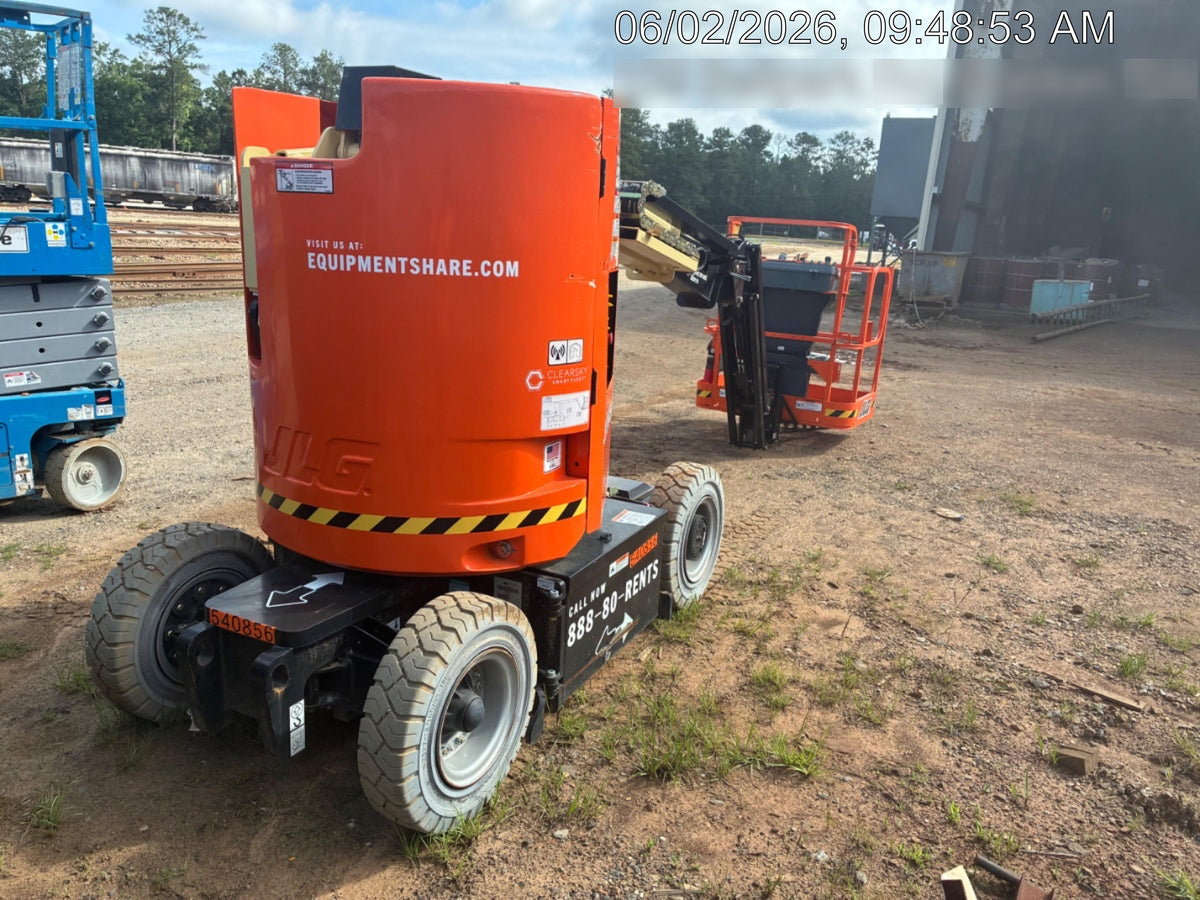 2025 JLG E300AJP