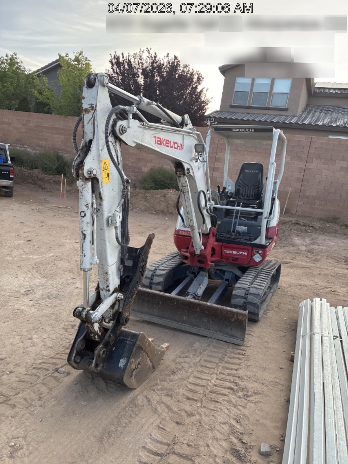 2020 TAKEUCHI TB235-2R
