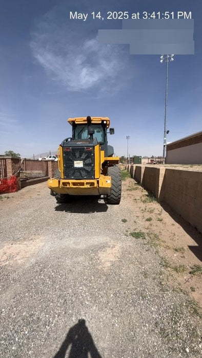 2019 John Deere 524L Cab/Heat/AIR, 3rd Function Hydraulics, Hydraulic JRB QC 2.75 Yd. Bucket, 60" Carriage/72" Forks