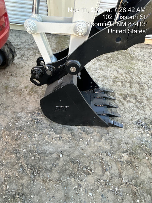 2025 TAKEUCHI 24" Bucket Takeuchi