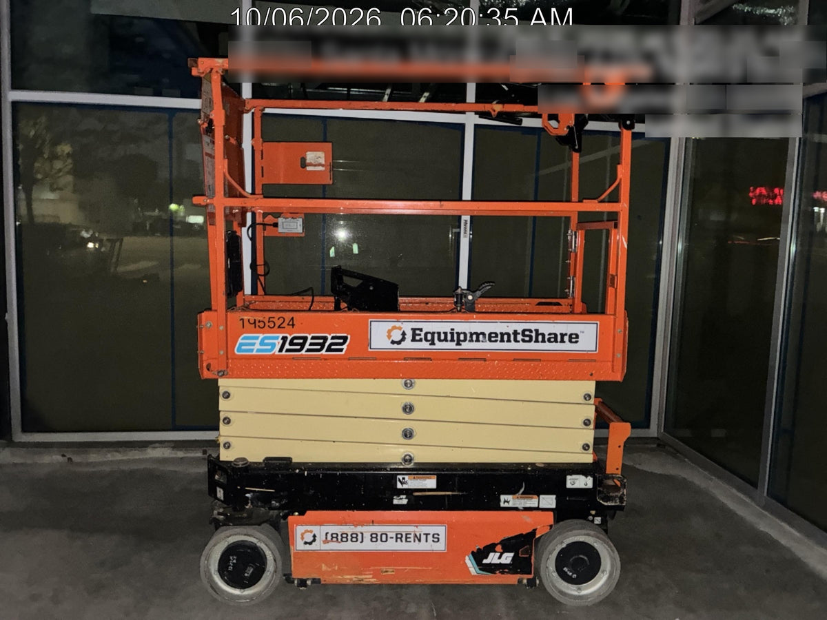 2021 JLG ES1932