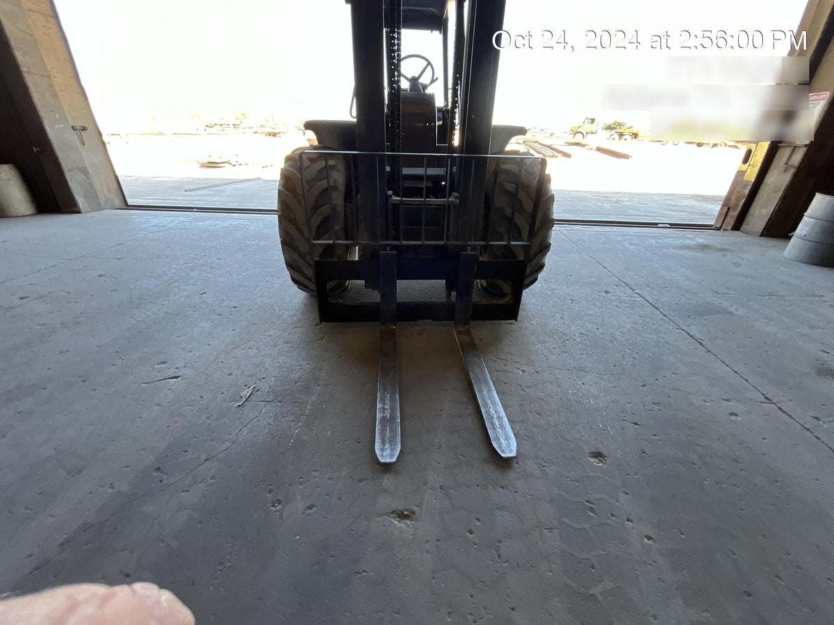 2023 CASE 588H
