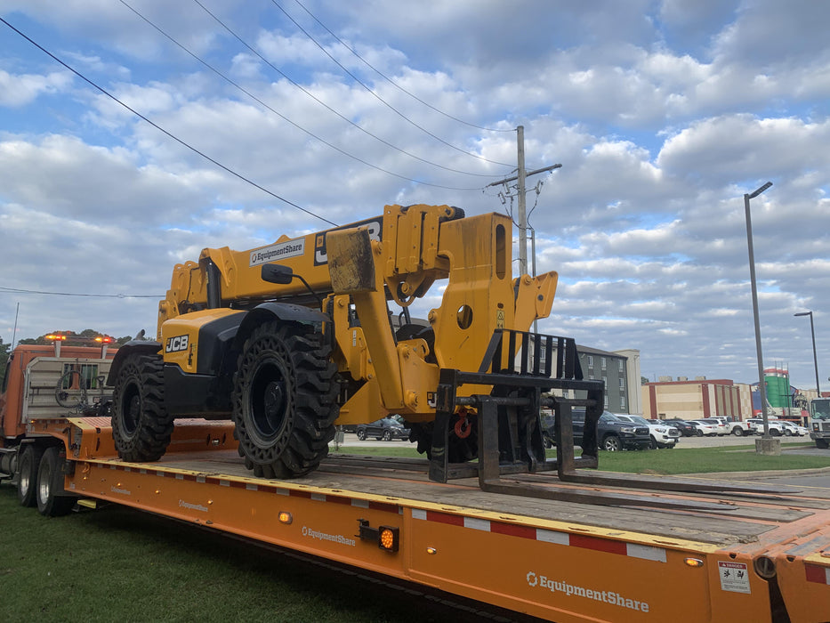 2020 JCB 512-56 Canopy, 74 HP, Solid Tires, STD Worklight, Beacon, Aux Hydraulics, Lifting Eye, Backup Alarm w/72" Carriage, 60" Forks