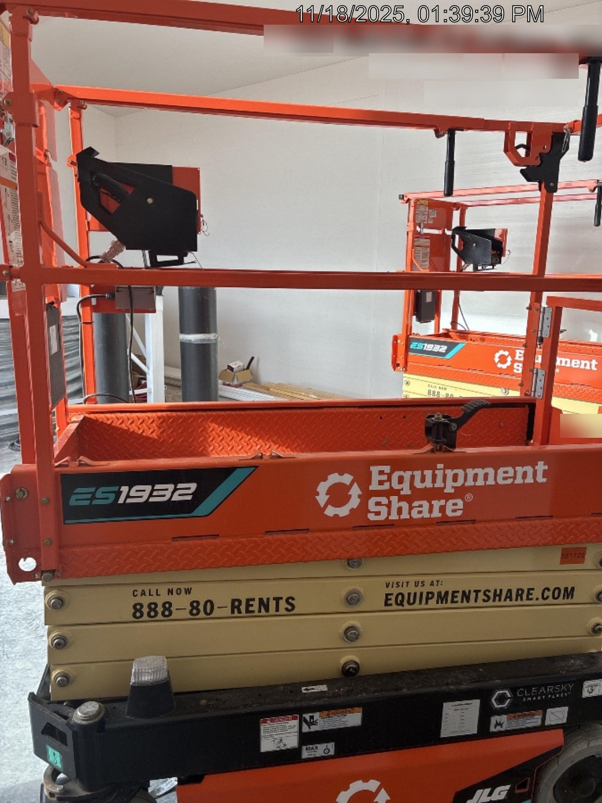 2025 JLG ES1932
