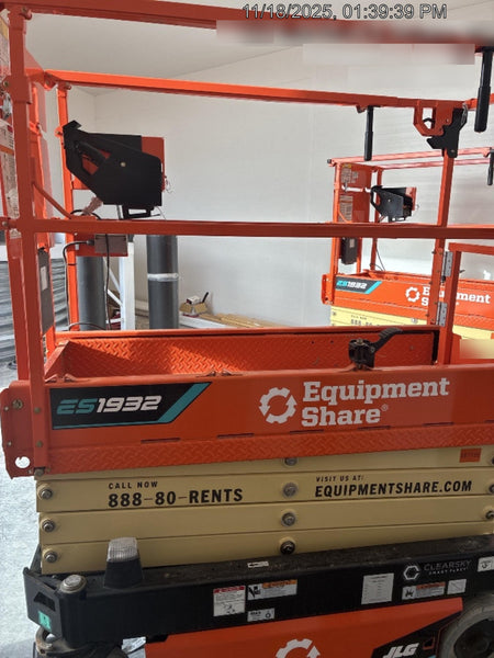 2025 JLG ES1932