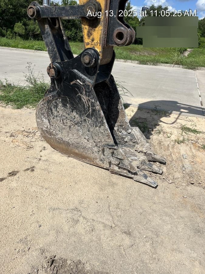 2025 FLECO Bucket 24" HD Pin-On