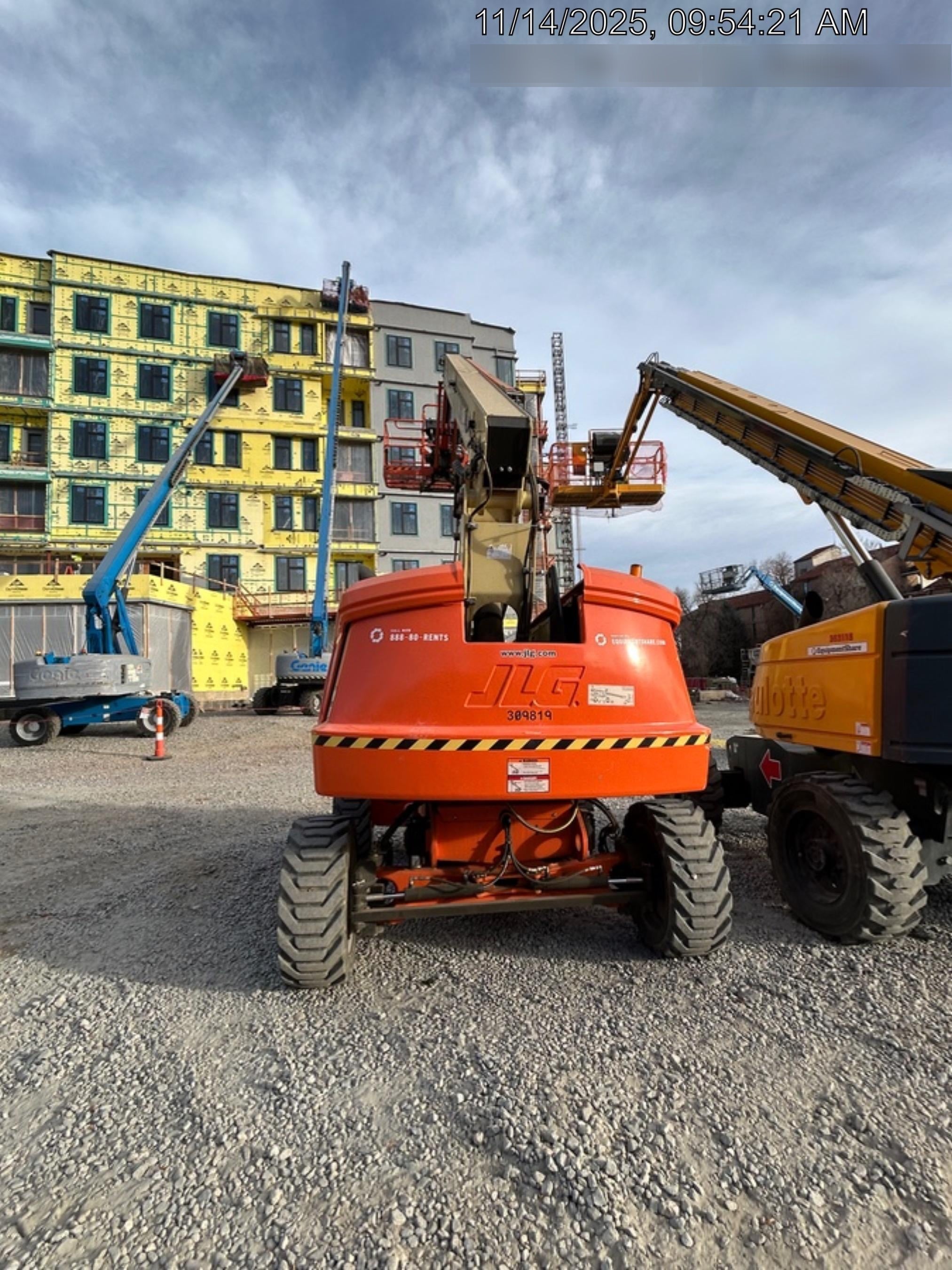 2023 JLG 660SJ