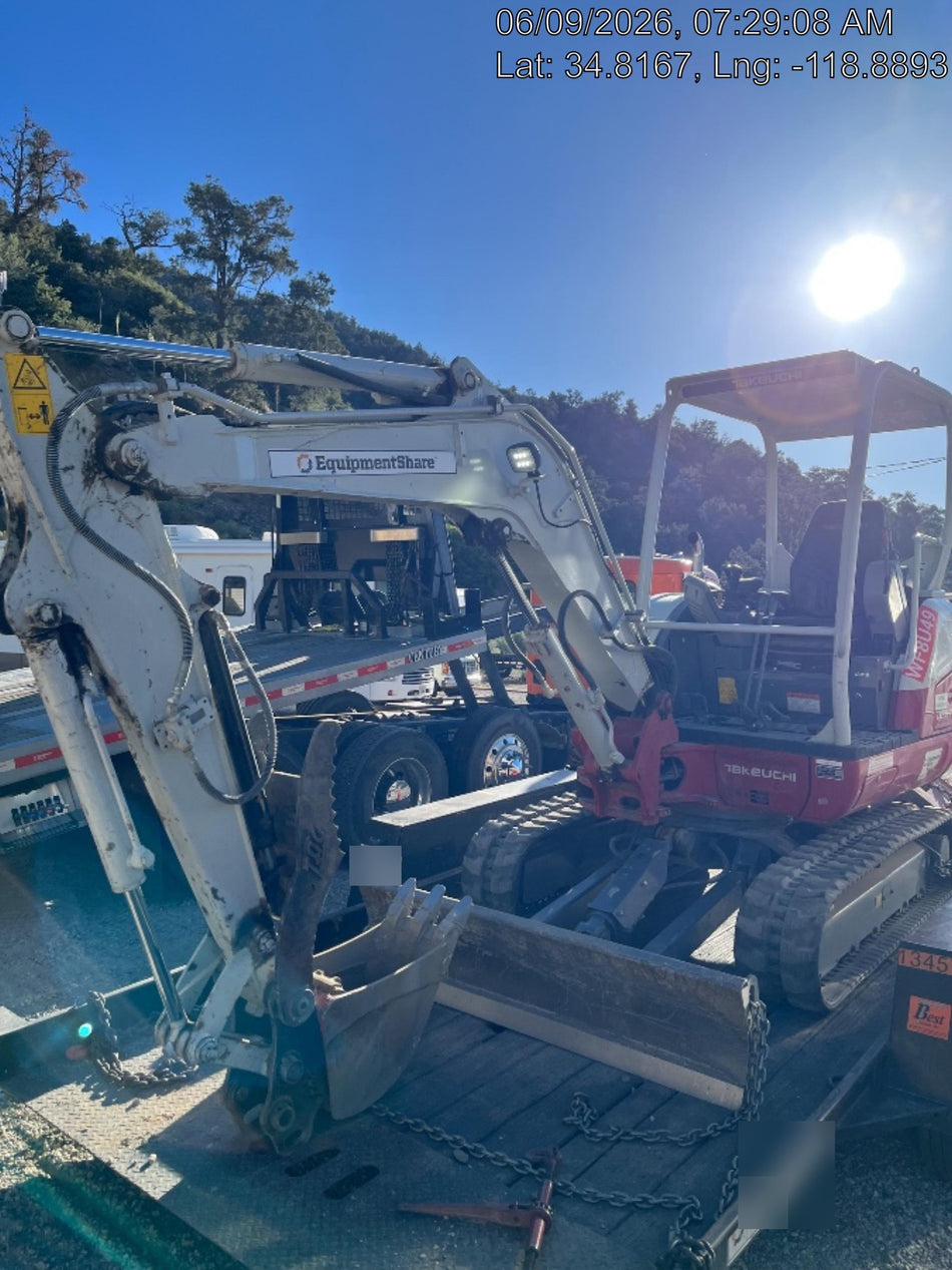 2024 TAKEUCHI TB235-2R