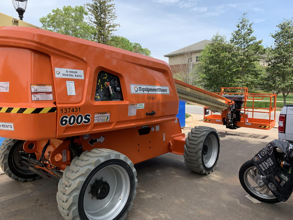 2021 JLG 600S