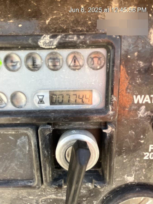 2021 Vac-Tron LP573XDT T4 Koehler Diesel Engine, 500 Gallon Debris Tank, x2 100 Gallon Water Tanks