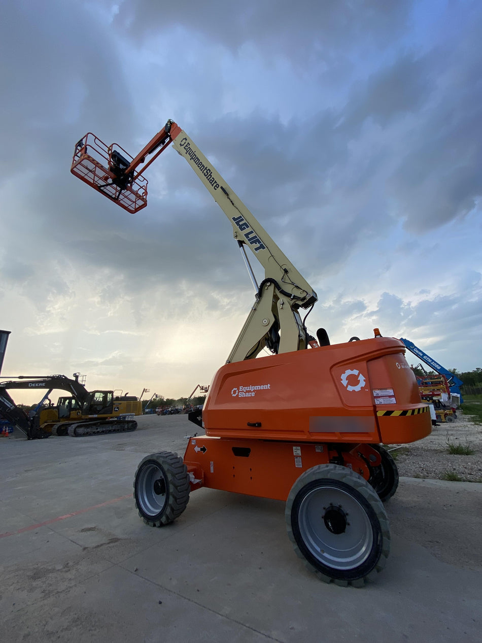 2022 JLG 660SJ