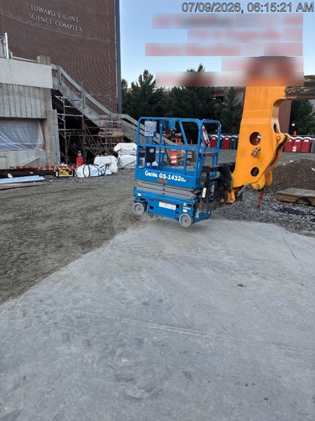 2022 JLG ES1330L