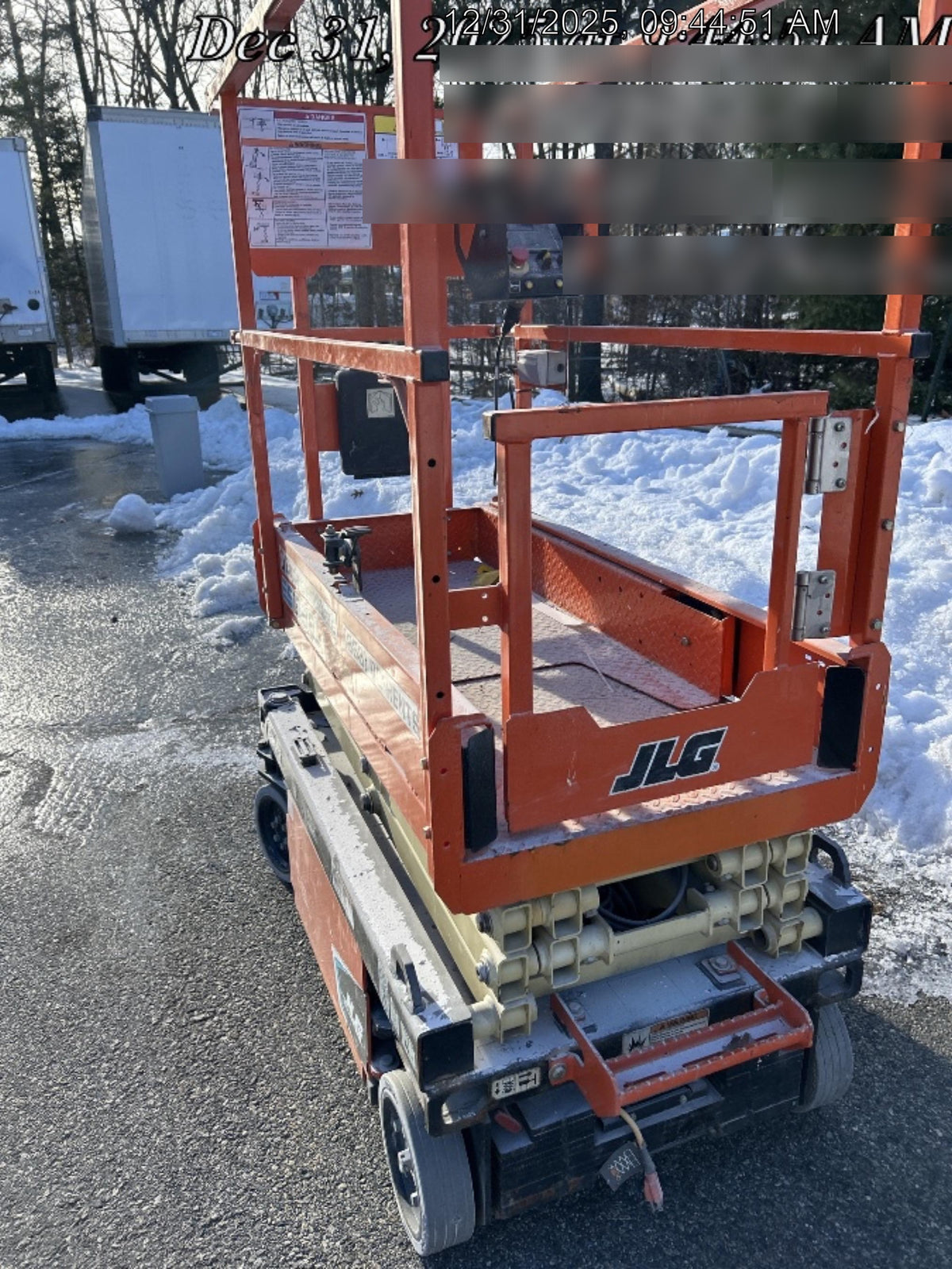 2022 JLG ES1330L
