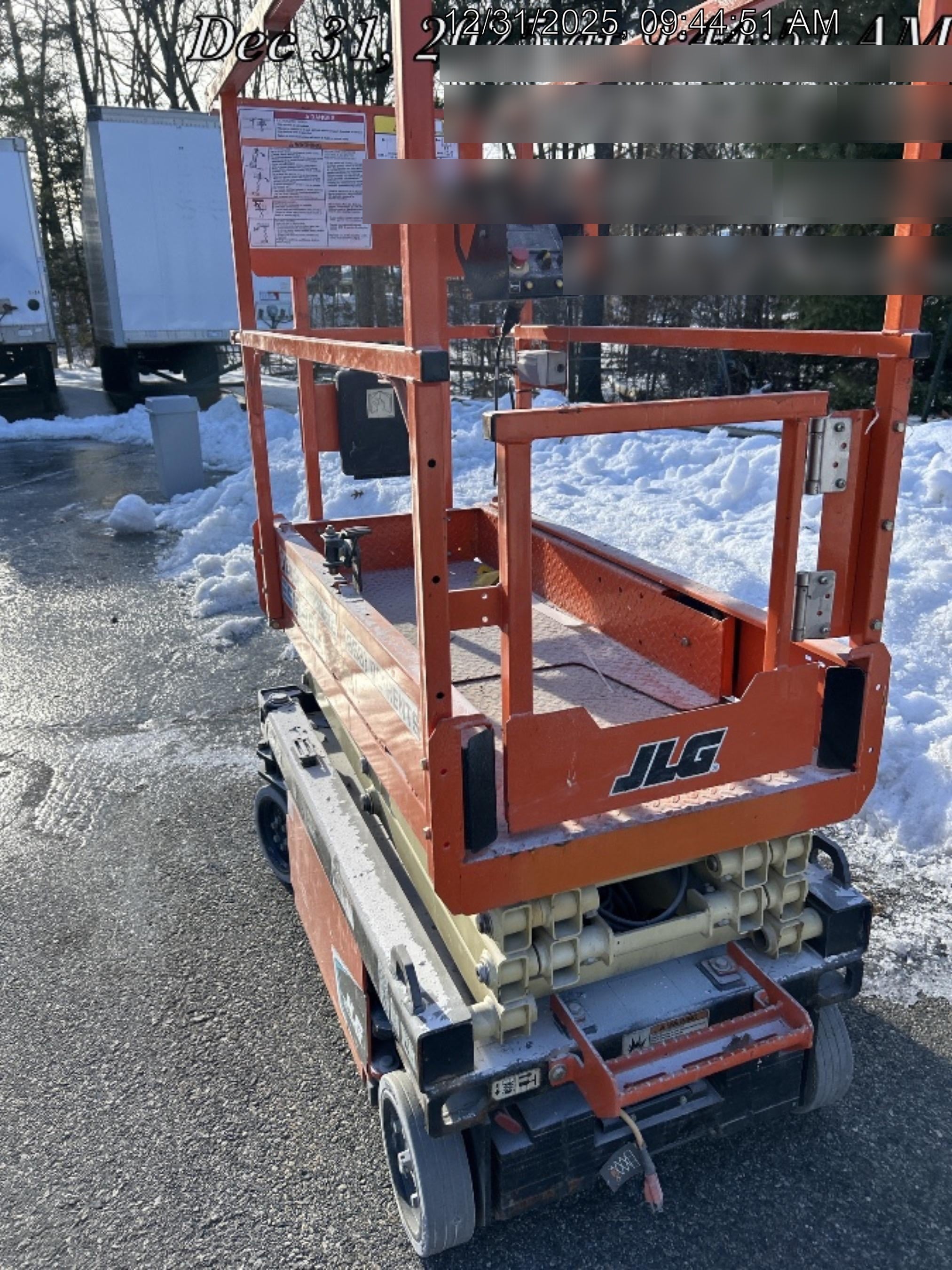 2022 JLG ES1330L