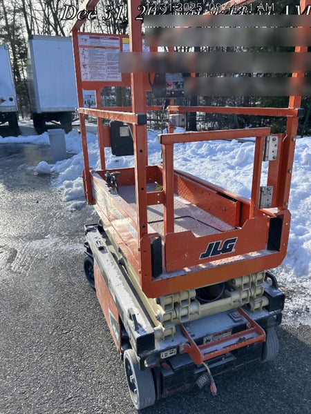 2022 JLG ES1330L