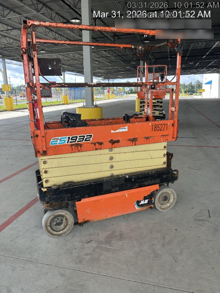 2021 JLG ES1932