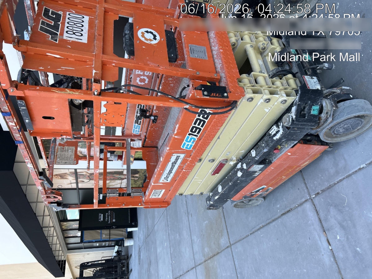 2021 JLG ES1932