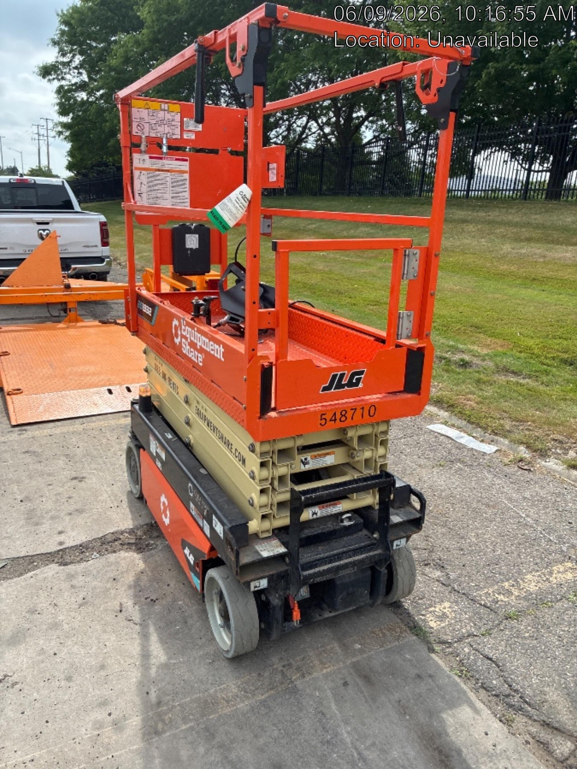 2025 JLG ES1932