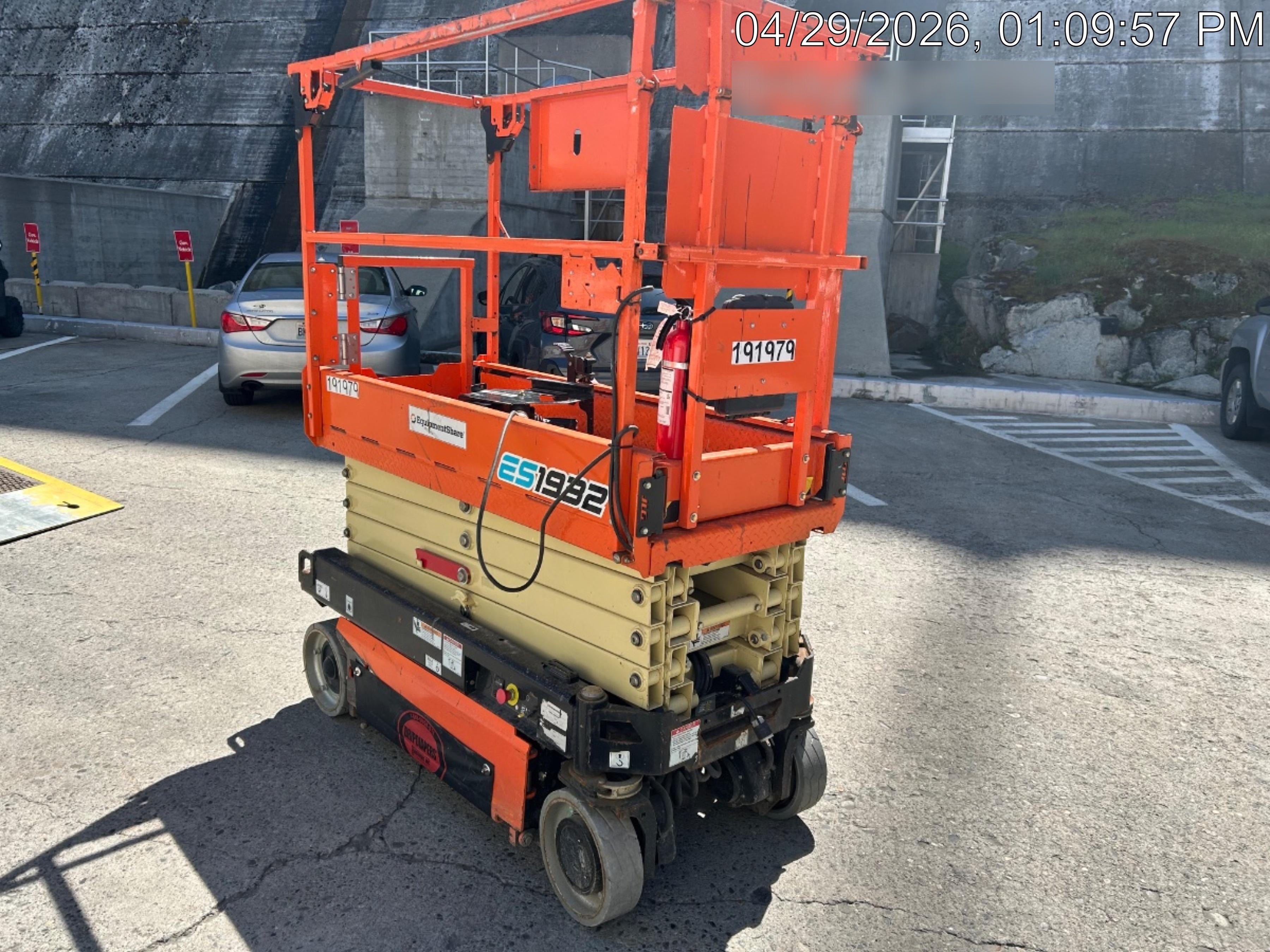 2021 JLG ES1932