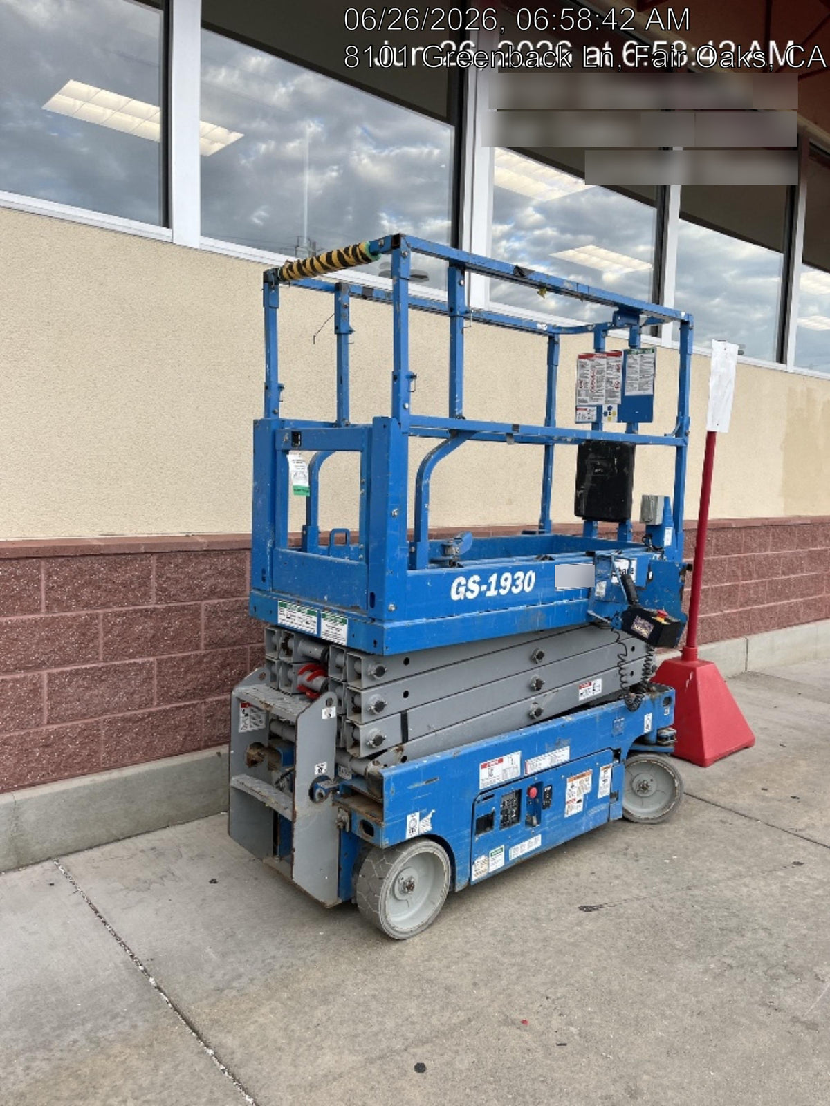 2020 Genie GS-1930 Solid Non Marking Tires, Beacon, Folding rails with half height swing gate, 800W Inverter