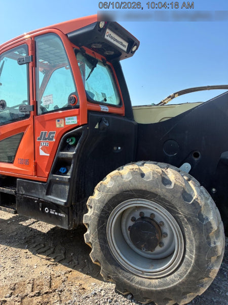 2021 JLG 1732