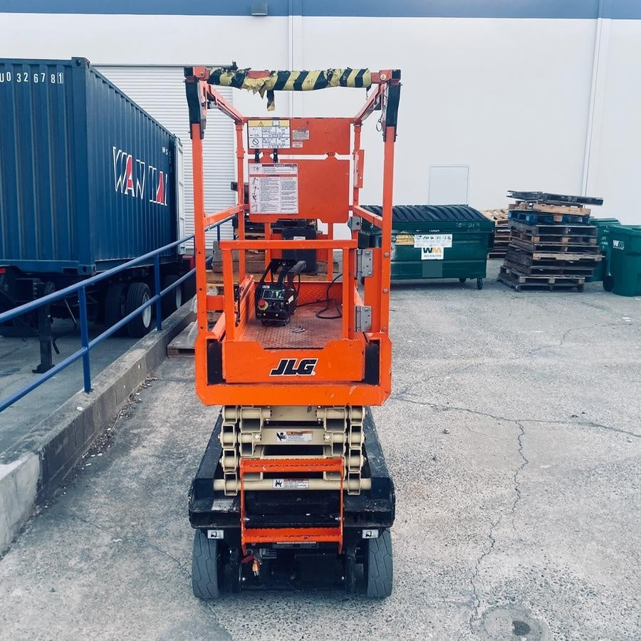 2022 JLG ES1932