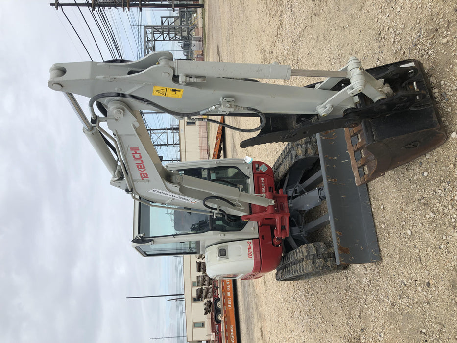 2020 TAKEUCHI TB-235-2CR