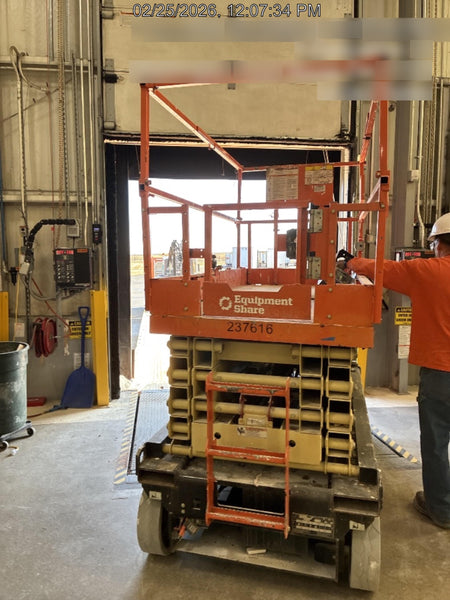 2022 JLG ES3246