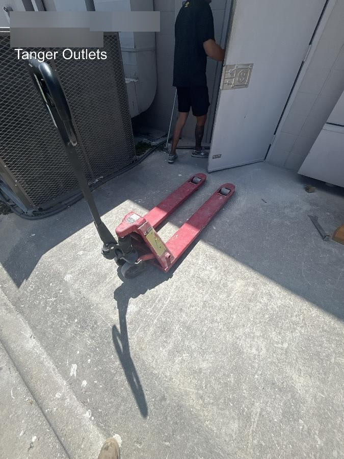 2022 DAYTON 5500 lb Pallet Jack