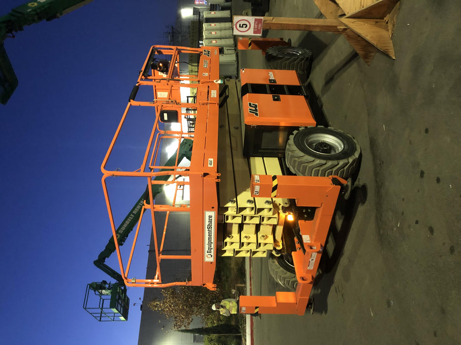 2019 JLG 430LRT