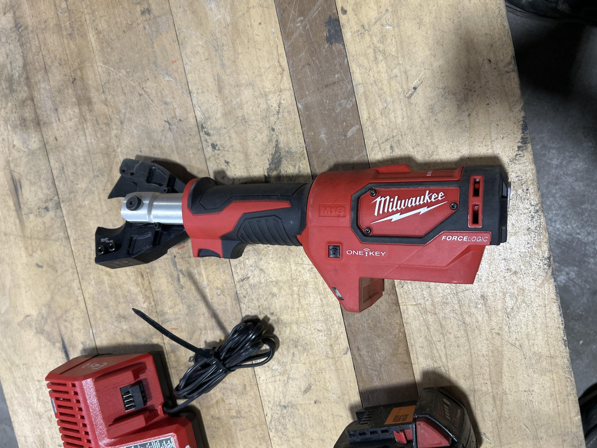 2024 MILWAUKEE 2672-21
