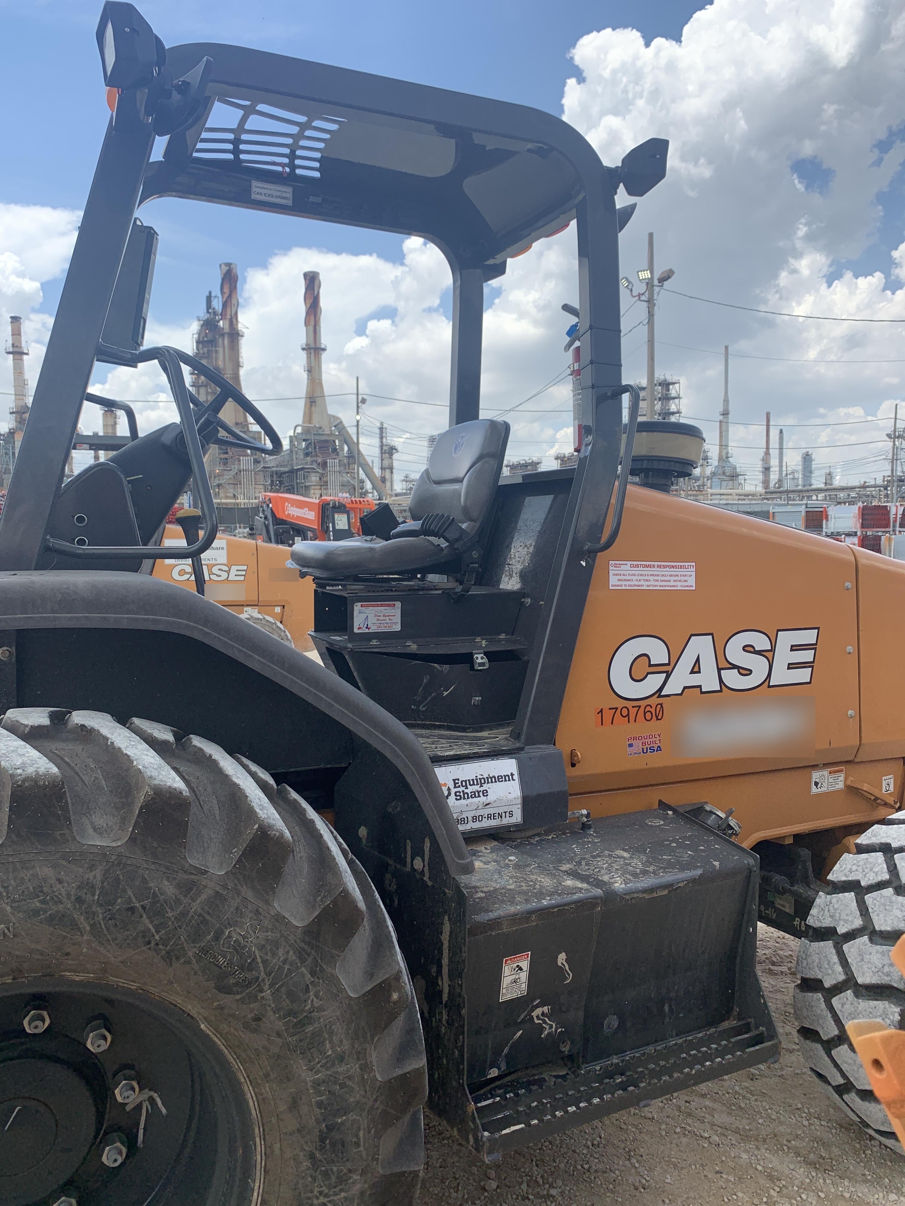 2021 CASE 588H