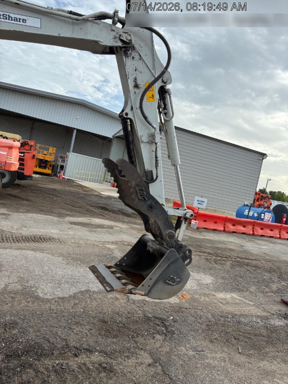 2023 TAKEUCHI TB250-2R