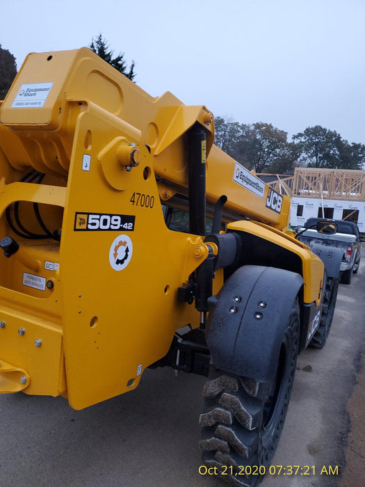 2019 JCB 509-42 Cab/Heat/Air, 74 HP, Solid Tires, STD Worklight, Beacon, Aux Hydraulics, Lifting Eye, Back up Alarm w/66" Carriage/60" Forks