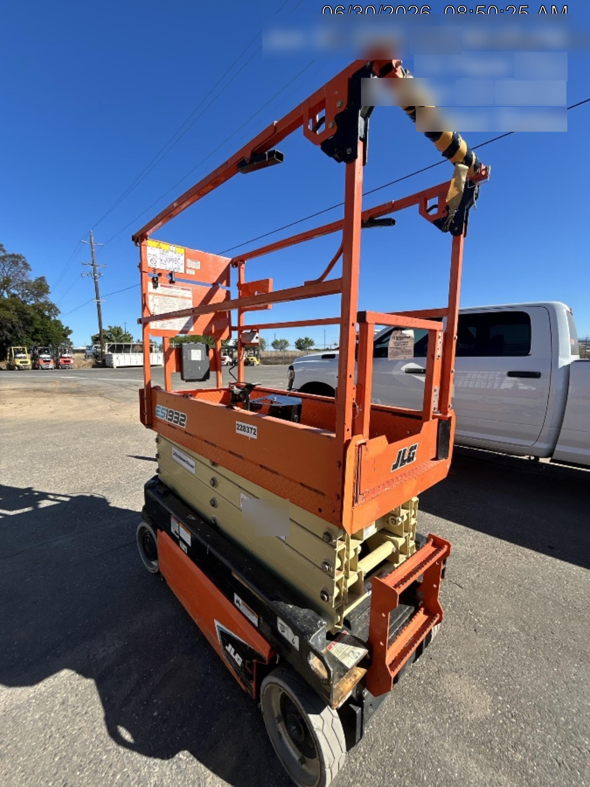 2022 JLG ES1932