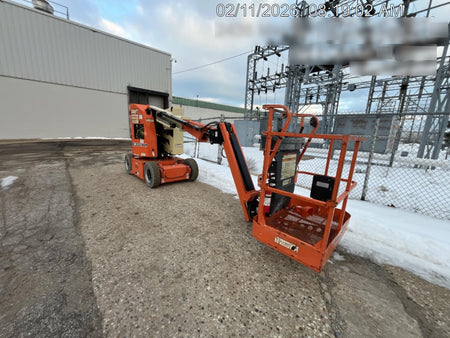 2019 JLG E300AJP