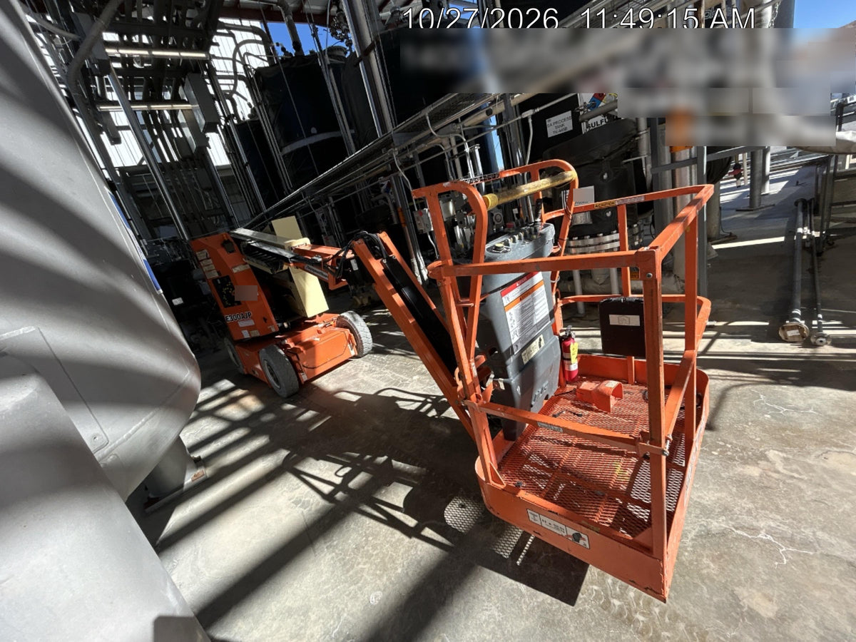2019 JLG E300AJP