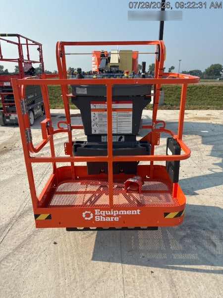 2025 JLG E300AJP