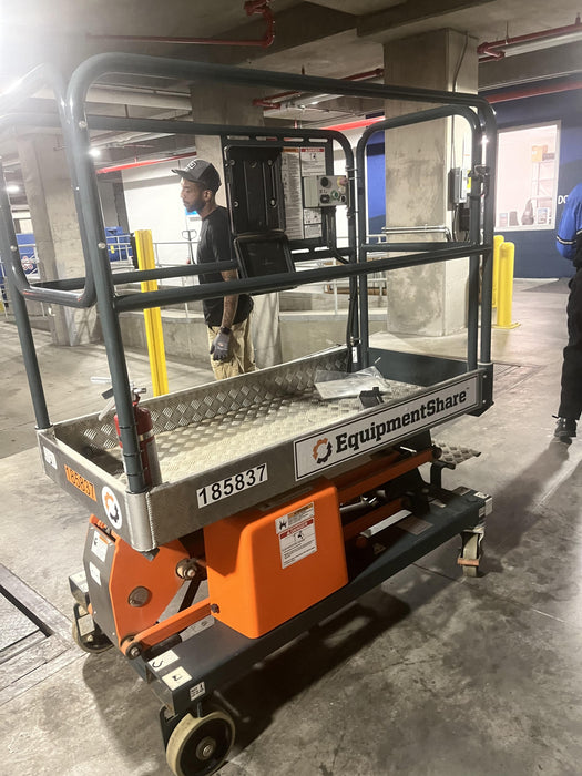 2021 JLG 1030P