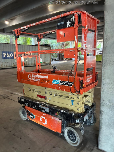 2023 JLG ES1932
