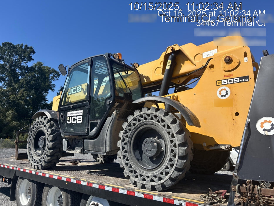 2019 JCB 509-42 Cab/Heat/Air, 74 HP, Solid Tires, STD Worklight, Beacon, Aux Hydraulics, Lifting Eye, Back up Alarm w/66" Carriage/60" Forks