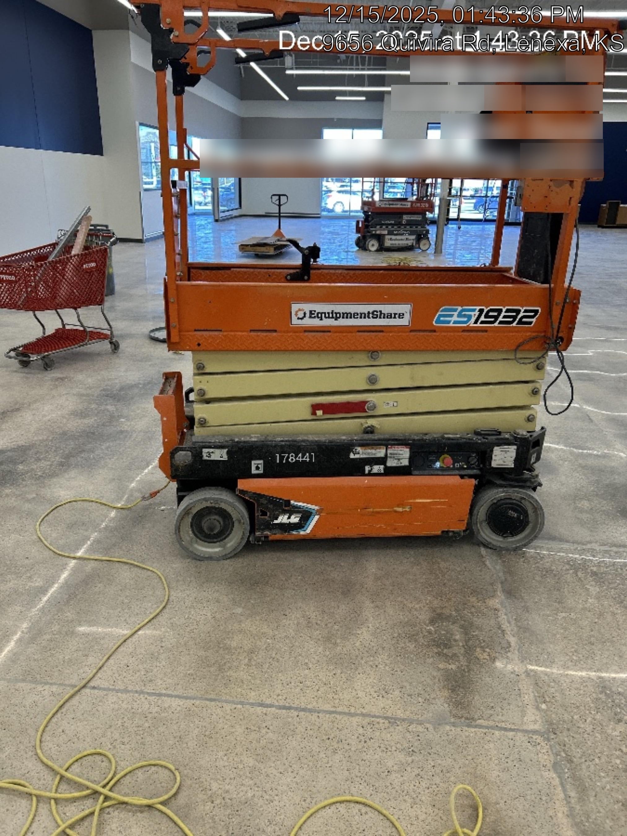 2021 JLG ES1932