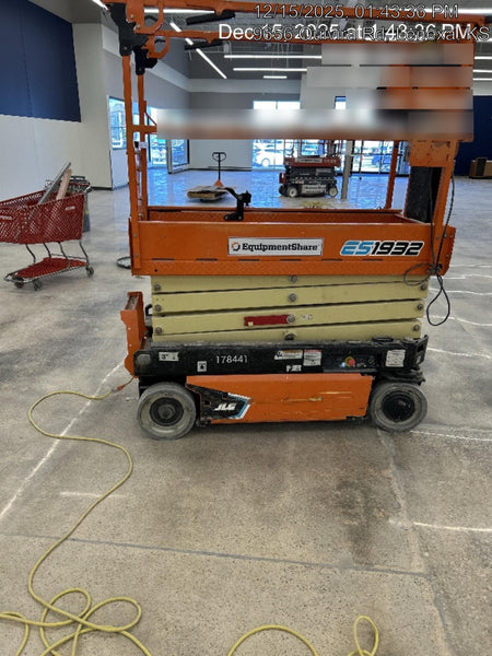 2021 JLG ES1932